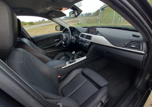 BMW Seria 3 cena 59800 przebieg: 186000, rok produkcji 2017 z Kamieńsk małe 211